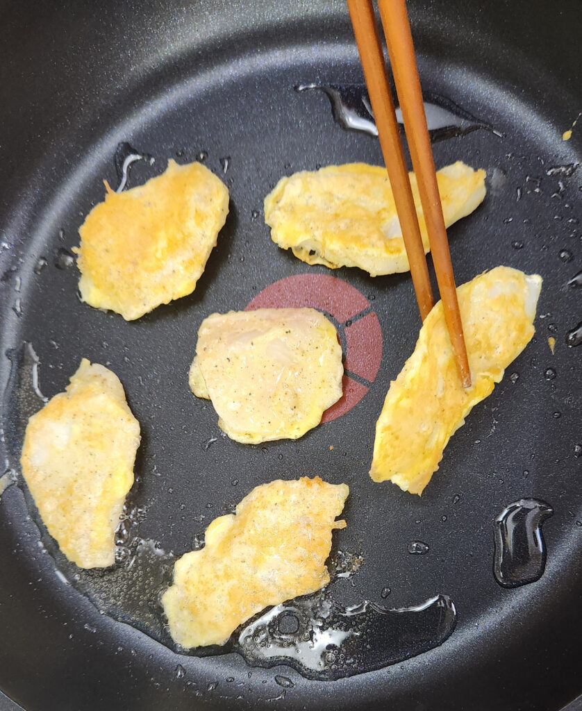 Korean Saeng Sun Jun : Quick Pan Fried Fish being fried in a pan