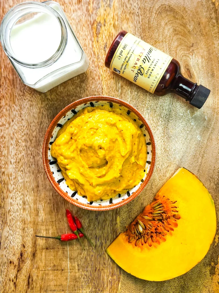 vanilla pumpkin puree with pumpkin, cream, vanilla extract and red chillies