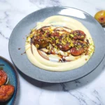 caramelised figs with balsamic glaze and pistachios on mascarpone